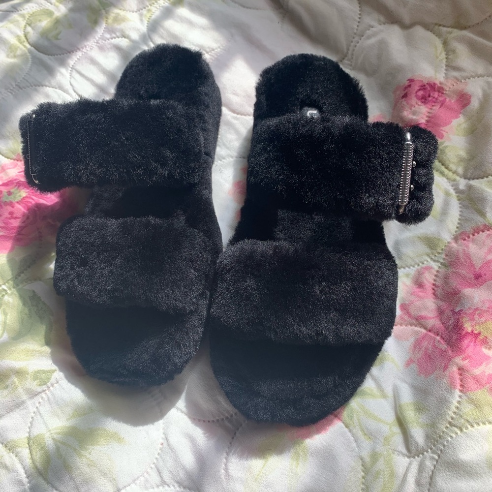 UGG Women's Black FUZZ YEAH Shearling Slippers